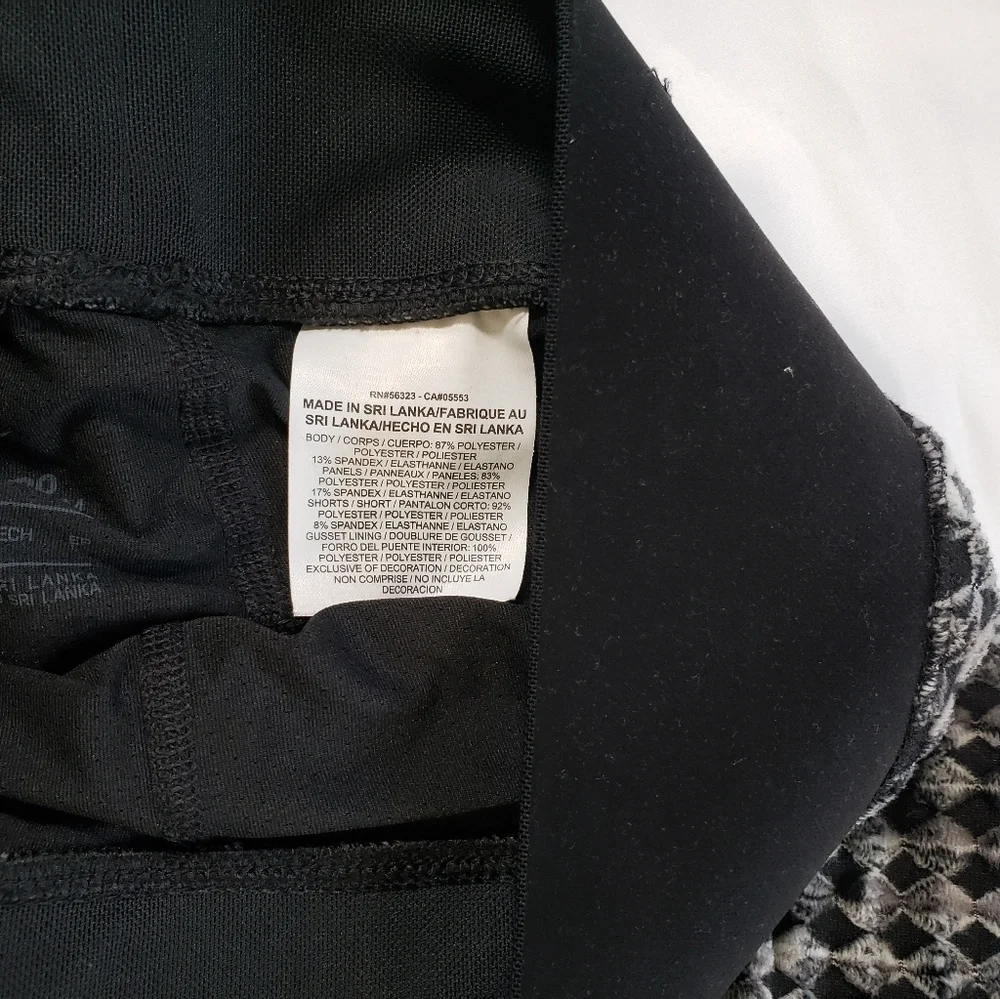 Nike Pro Hyper Warm leggings Size XS  Grey & Black Diamond Pattern